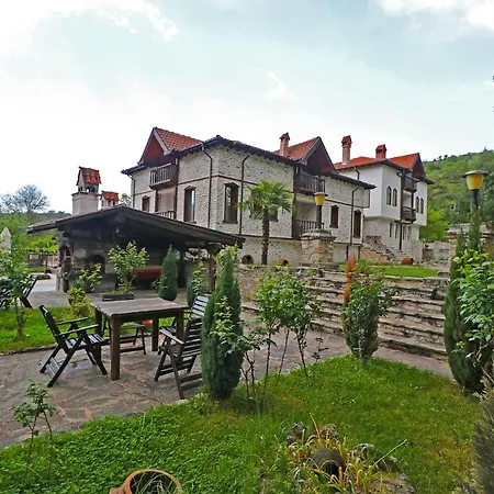 парк - макензен Otel Melnik (Blagoevgrad)