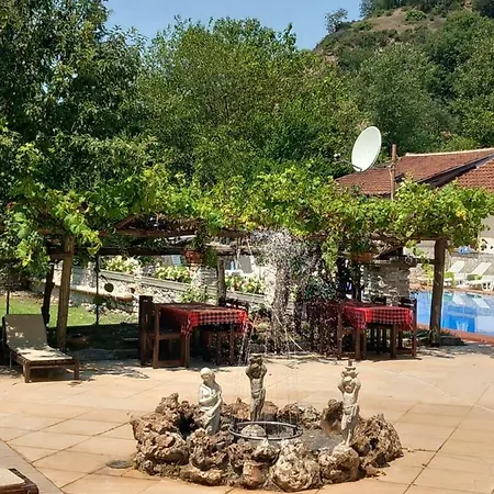 парк - макензен Otel Melnik (Blagoevgrad)