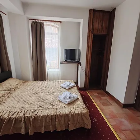 парк - макензен 3* Melnik (Blagoevgrad)