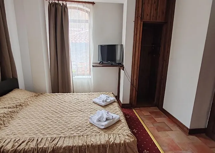 парк - макензен 3* Melnik (Blagoevgrad)